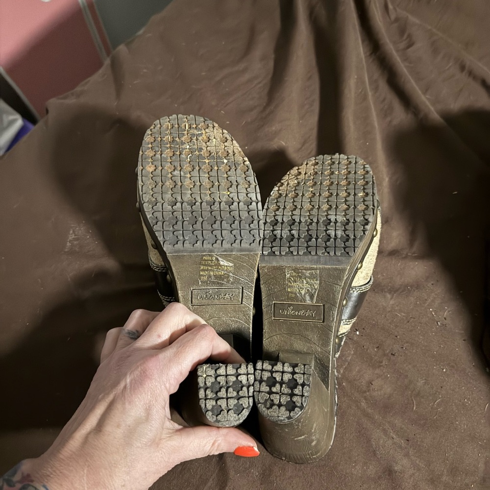UNIONBAY Patchwork Clogs - Picture 3 of 3